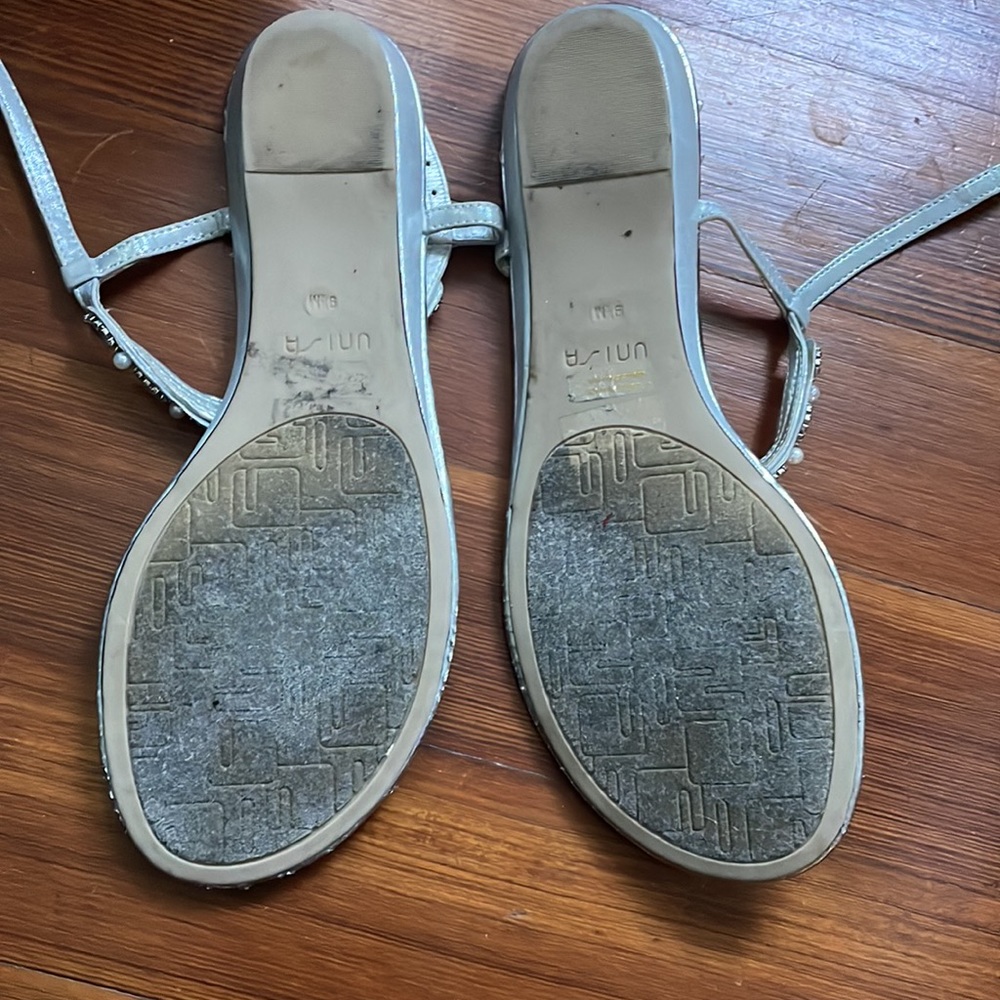 Silver flats - Picture 3 of 4